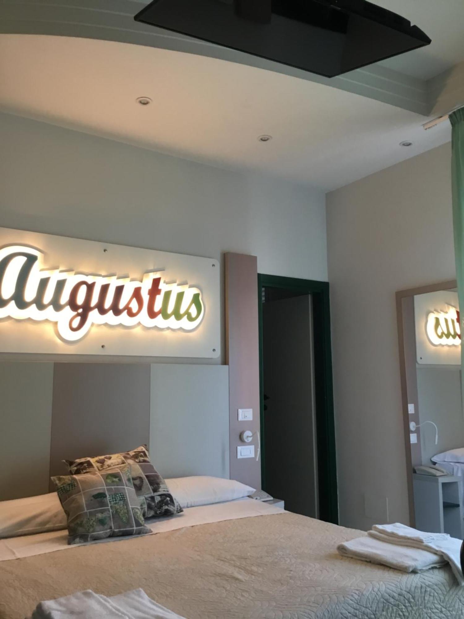 Si Rimini Hotel Екстер'єр фото