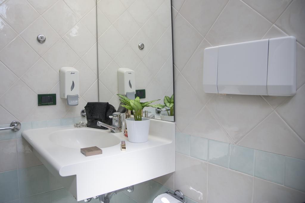 Si Rimini Hotel Екстер'єр фото