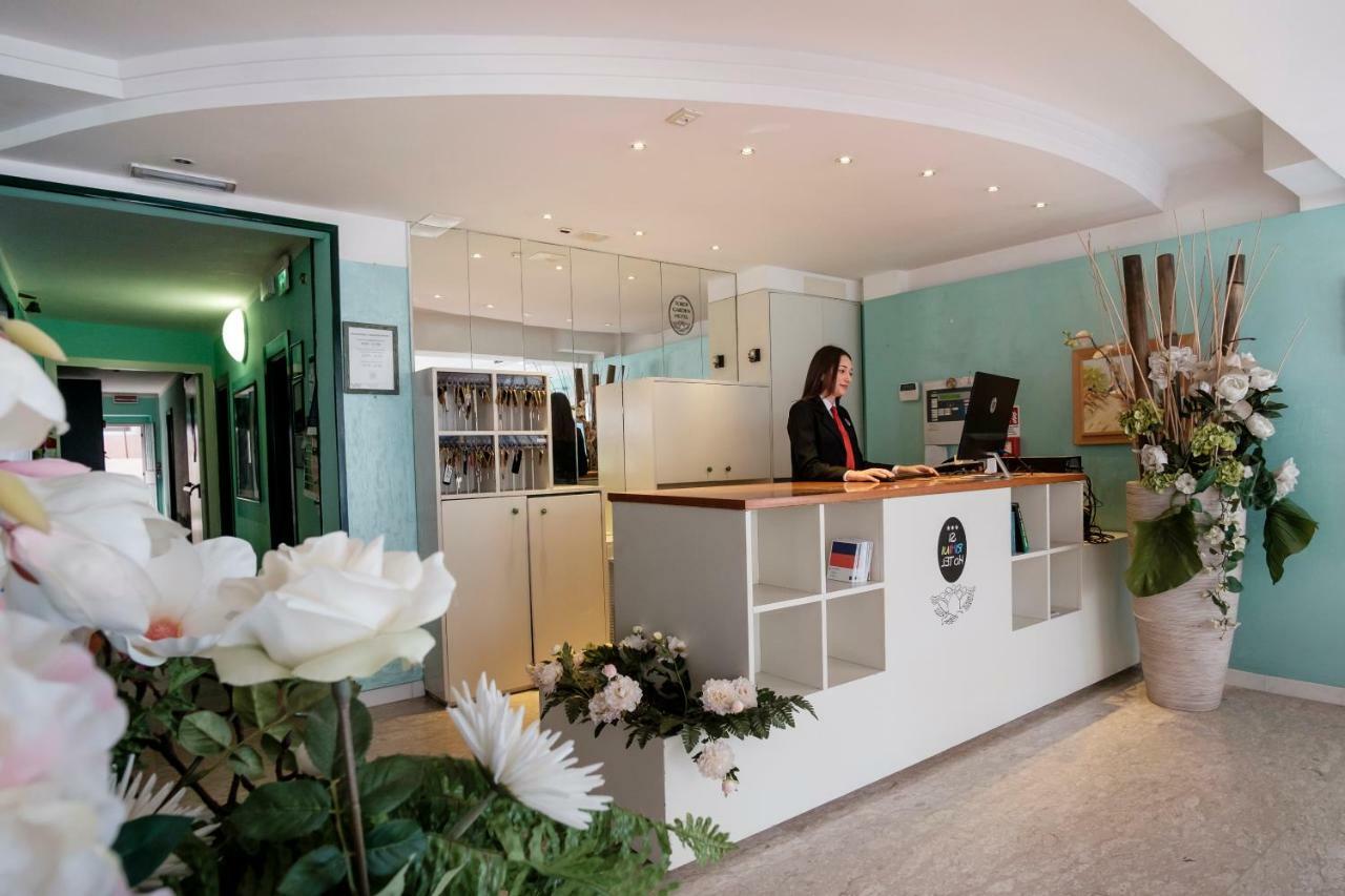 Si Rimini Hotel Екстер'єр фото