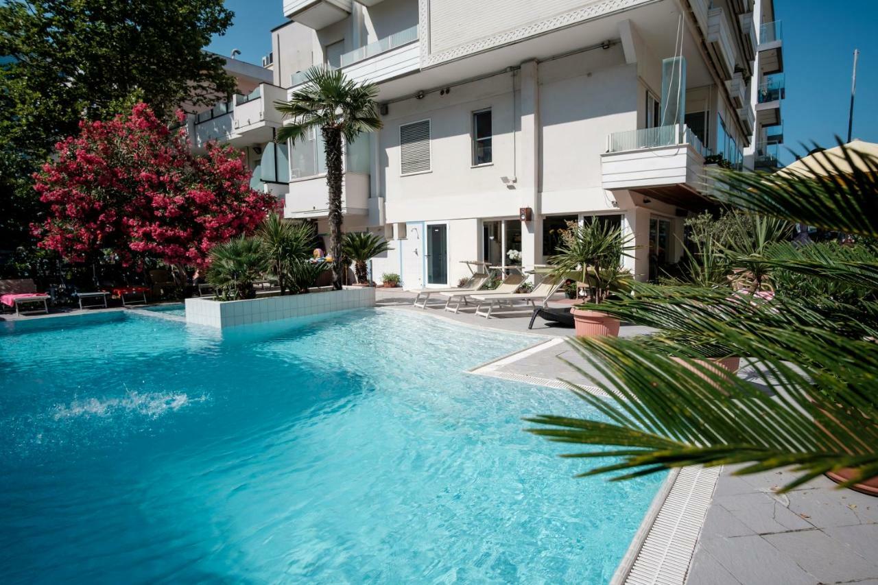 Si Rimini Hotel Екстер'єр фото